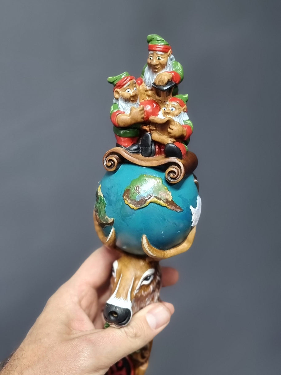 Bâton de marche en bois pour le Père Noël, canne sculptée avec le renne Rudolph et des lutins