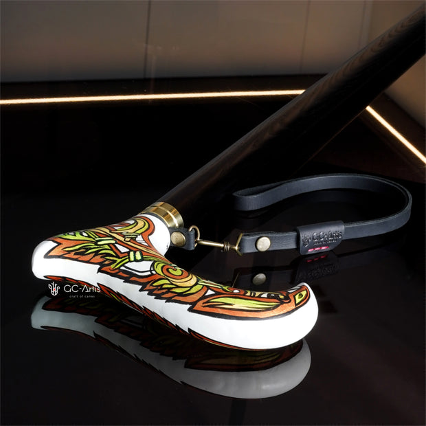 Canne de marche en bois derby peinte à la main, motif corbeau celte