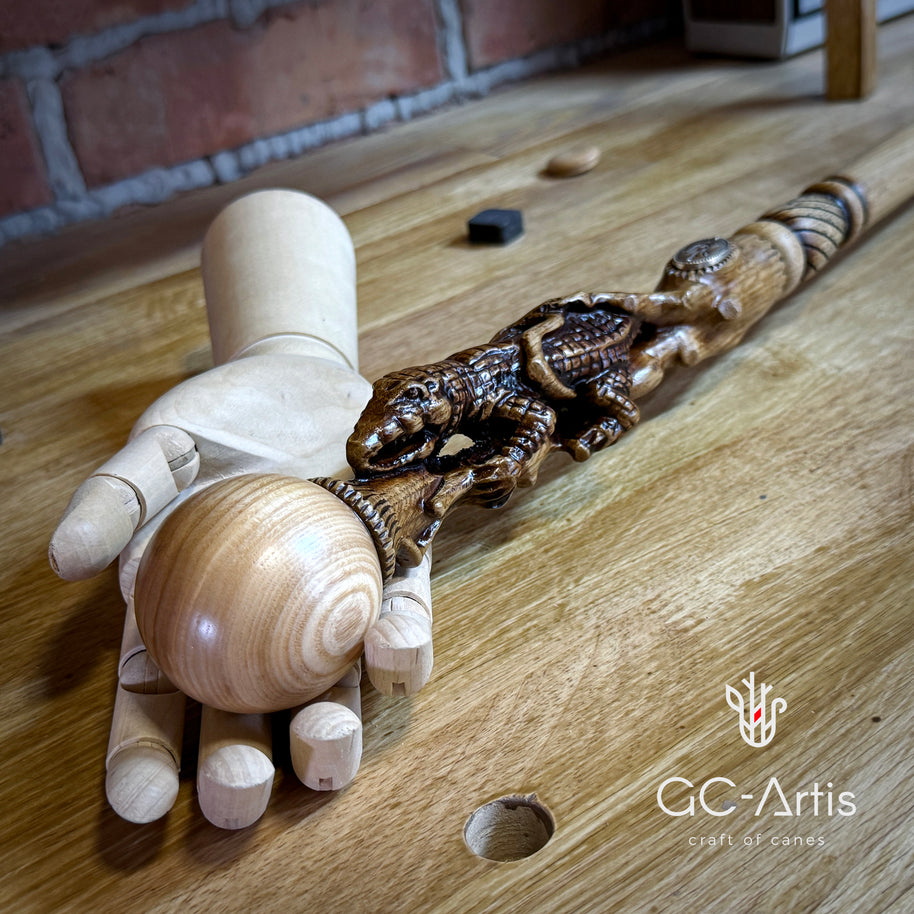 Canne de marche et bâton de randonnée sculptés main en forme de crocodile et d'alligator