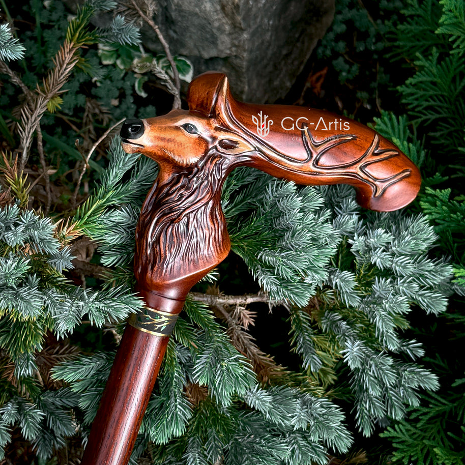 Tête de cerf - Canne de marche en bois peinte à la main