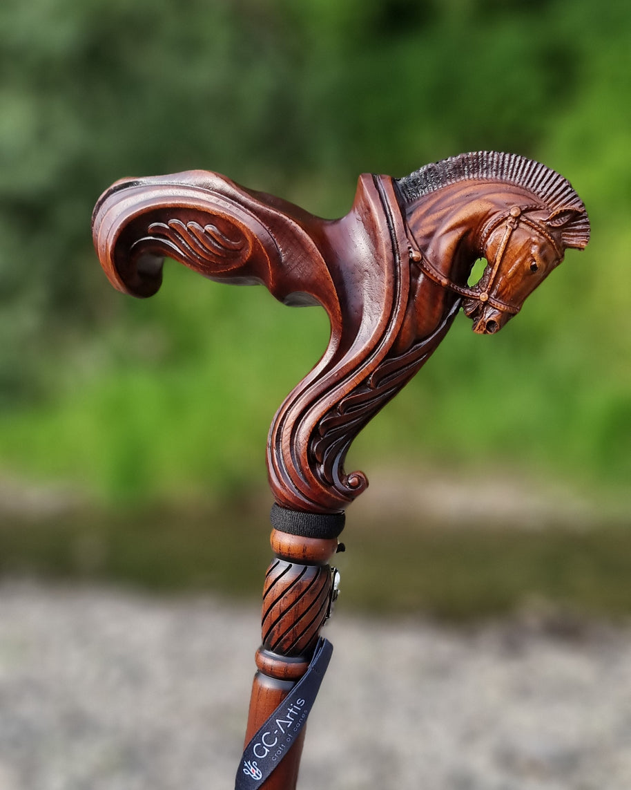 Canne en bois Pegasus ergonomique avec poignée paume en forme de cheval