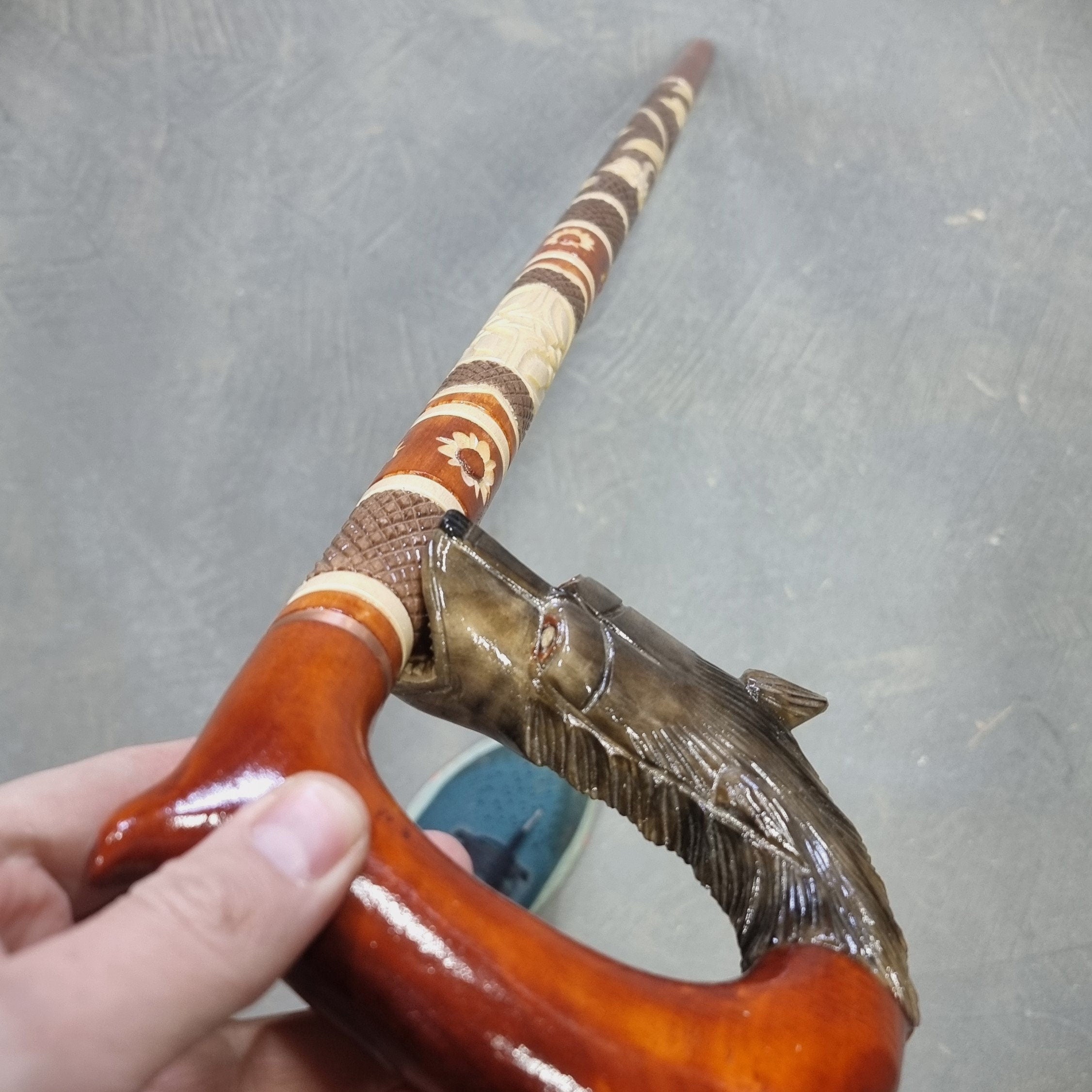 Hand Carved Wooden Walking Cane Stick - Wolf, Unique Wood crafted cane for men women, stylish gift for men womwen comfortable walking stick