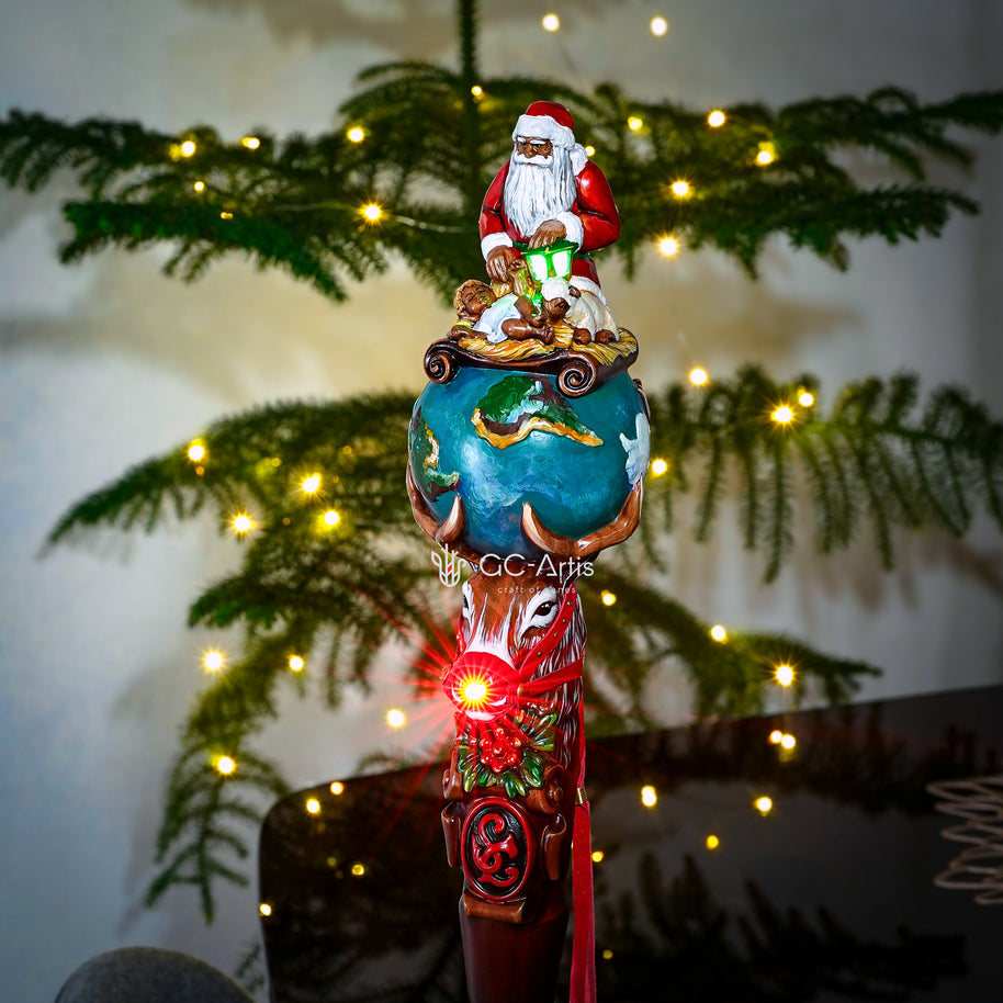 Bâton de marche en bois pour le Père Noël, sculpté de Rudolph le renne et de l'Enfant Jésus