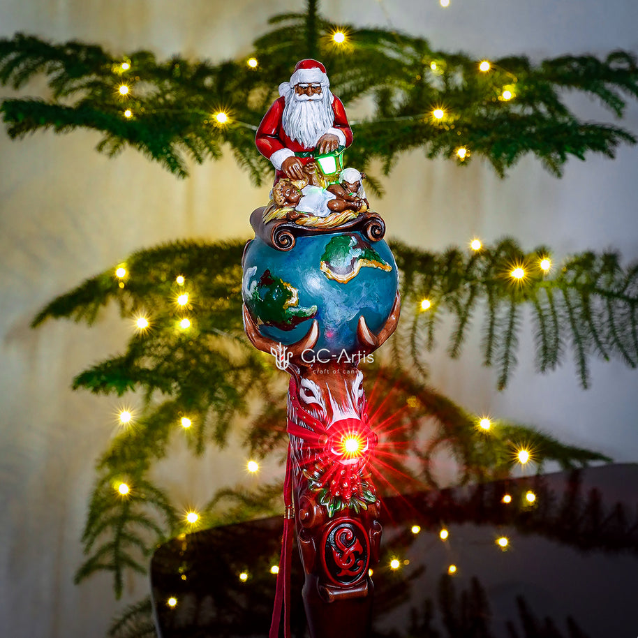Bâton de marche en bois pour le Père Noël, sculpté de Rudolph le renne et de l'Enfant Jésus