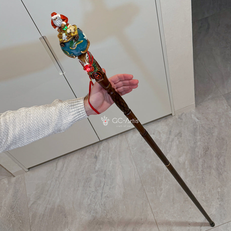 Bâton de marche en bois pour le Père Noël, sculpté de Rudolph le renne et de l'Enfant Jésus