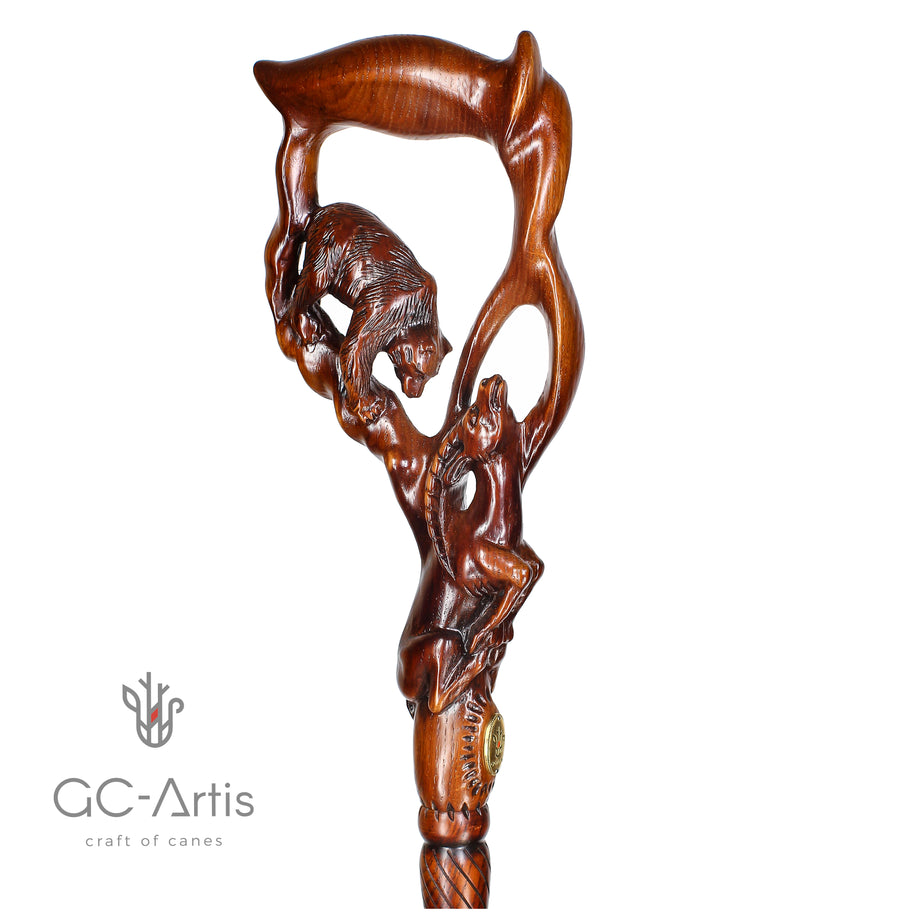 Canne de marche sculptée en bois OURS chassant une gazelle