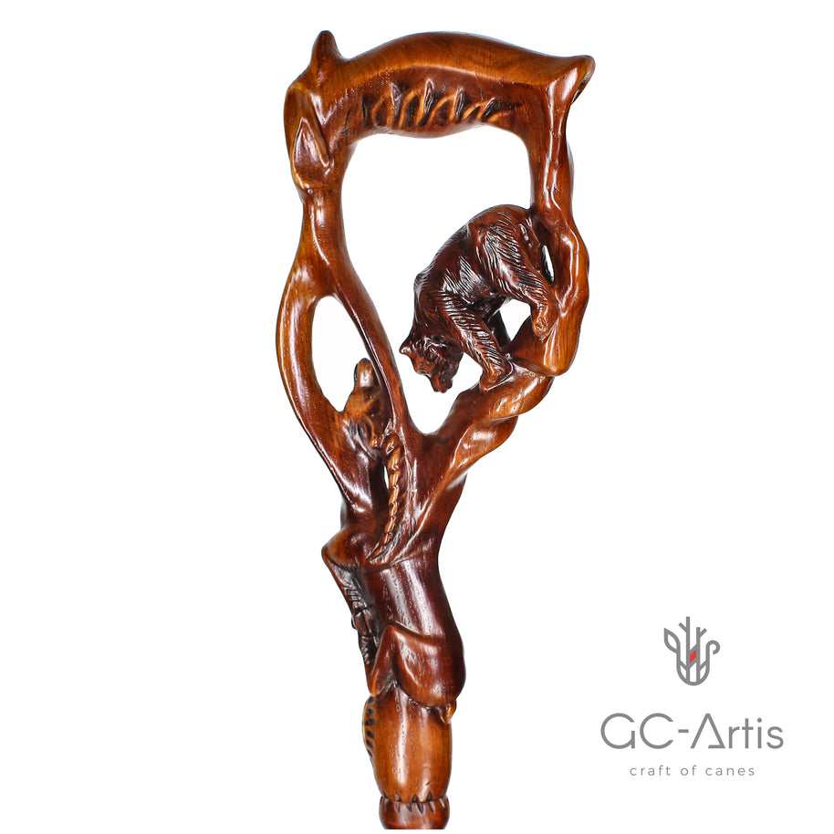 Canne de marche sculptée en bois OURS chassant une gazelle