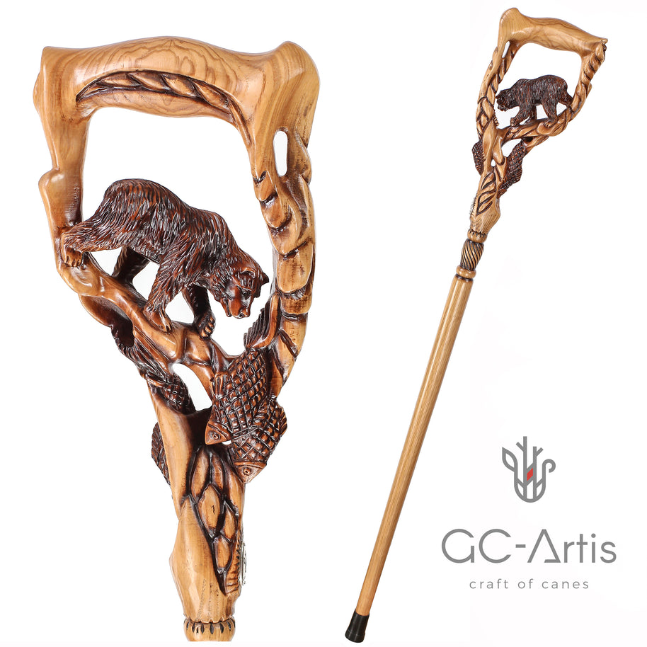 Canne de marche en bois clair avec ours pêchant le saumon