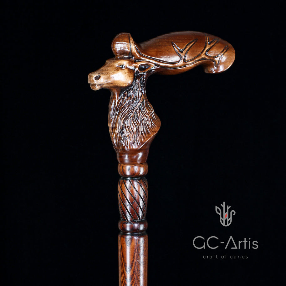 Tête de cerf - Canne de marche en bois peinte à la main