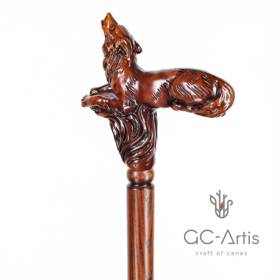 Canne de marche en bois Loup Hurlant