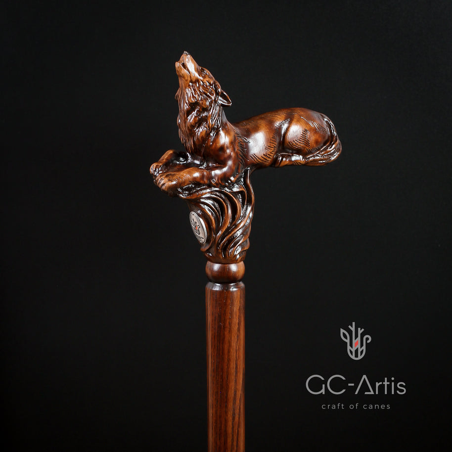 Canne de marche en bois Loup Hurlant