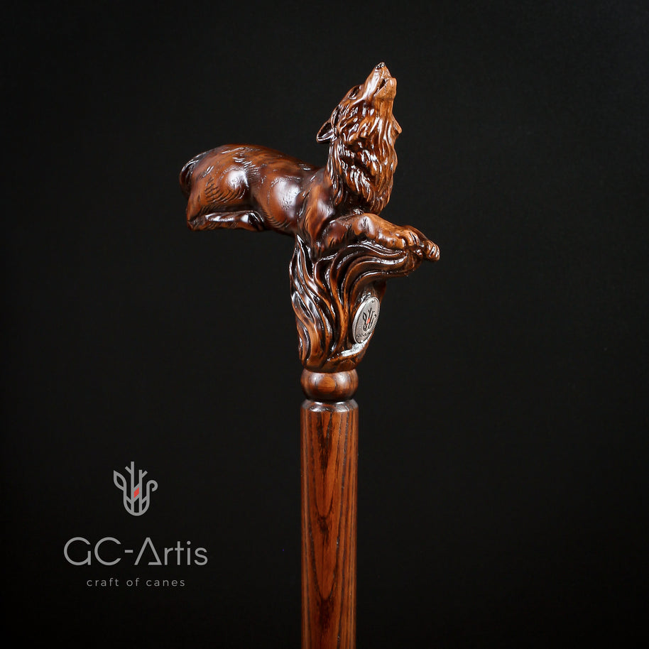 Canne de marche en bois Loup Hurlant